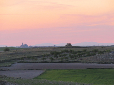 Vista de La Guardia
La Guardia y la sierra de Guadarrama desde los molinos del Romeral
Palabras clave: vista
