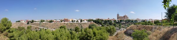 Foto panorámica de La Guardia desde el Arrabal en el formato de visualización interactiva con controles
