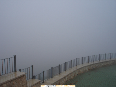 7 de Enero de 2007. Vistas desde la punta del Cerro un día de niebla (la nada)
