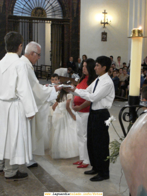 20 de Mayo de 2007. Las Comuniones en La Guardia
El ofrecimiento de los padres
