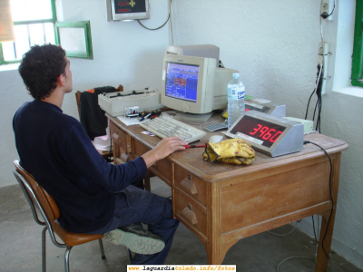 1 de Octubre de 2006. Proceso de pesaje de la uva informatizado. Cooperativa del Santo Niño
Ambas cooperativas tienen informatizado tanto el sistema de pesaje como de grado de la uva
