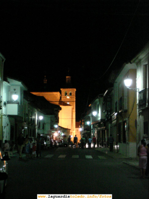 Vista de la calle mayor un sábado de verano por la noche. 22 de Julio de 2003
