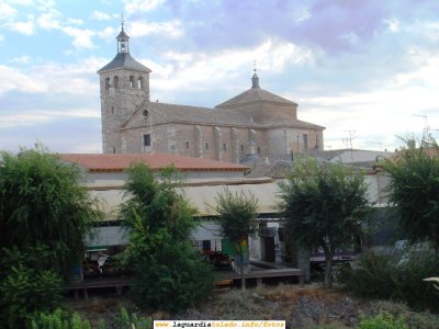 23 de Septiembre de 2006. Primera hora de la mañana. Los coches eléctricos y la Iglesia desde el Castillo

