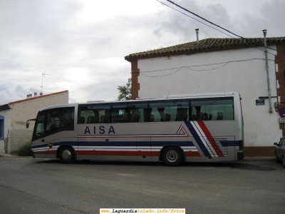 24 de Septiembre de 2006. La AISA en la plazuela de la casa de los Maestros
Tanto "la AISA" como "la Sepulvedana" son desde hace muchos años el vínculo de unión de nuestro pueblo con Madrid. De ahí que queramos incluirla en la web como un símbolo de acercamiento entre nuestro pueblo y la capital
