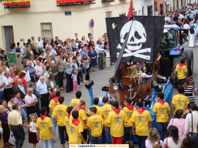 24 de Septiembre de 2006. Carroza de Piratas realizada por "El Club Virus", ganadora del concurso de carrozas
[b]Como ya sabéis por nuestra web, los chicos del Club Virus tienen una web que podéis visitar en [url=http://www.clubvirus.miarroba.com][color=navy][i]Web de la cuadrilla de amigos adolescentes de Club Virus[/i][/color][/url][/b]
