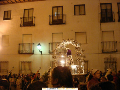 25 de Septiembre de 2006. Procesión nocturna. El Santo Niño durante la entrada al Pretil de la Iglesia
