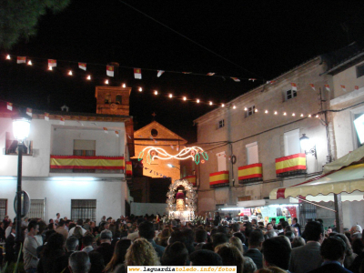 25 de Septiembre de 2006. Procesión nocturna. El Santo Niño por la Plaza
