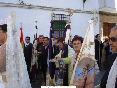 26 de Septiembre de 2006. Las banderas del Santo Niño detrás de las Damas y Reina

