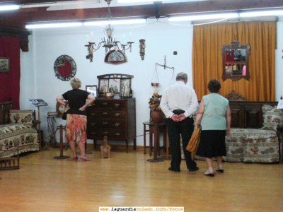 Exposicíón en la Casa de los Jaenes. Exposición sobre restauración de muebles antiguos
