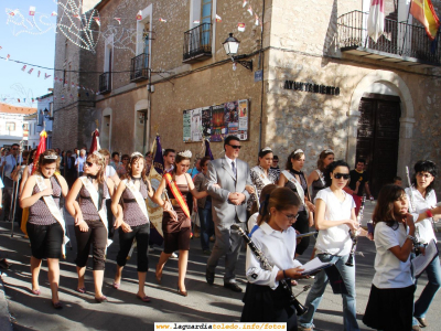 26 de Septiembre de 2006. Bajando hacia la Iglesia para iniciar el Ofertorio en la Plaza
