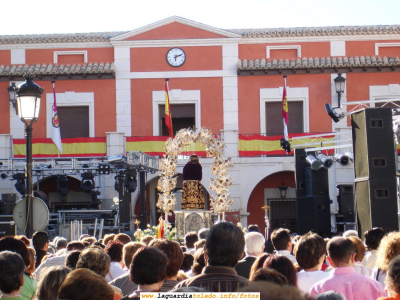 26 de Septiembre de 2006. Llegada del Santo Niño a la Plaza para el Ofertorio
