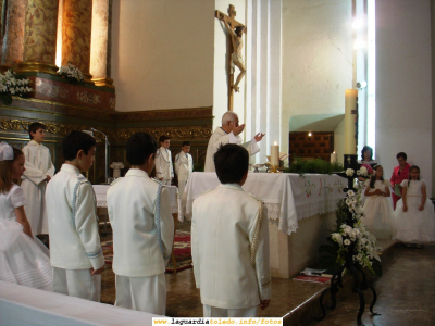 20 de Mayo de 2007. Las Comuniones en La Guardia
Instantánea del altar con los niños
