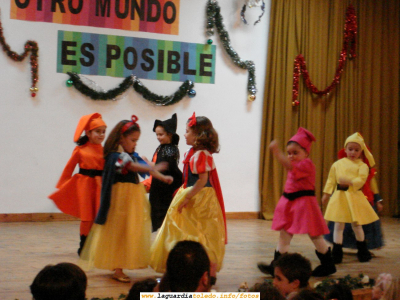 30 de Diciembre de 2006. Festival de Manos Unidas. Escuela de Baile de la Asociacion Cultural dirigida por Esperanza Alvarez
