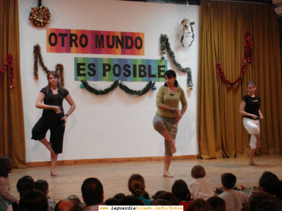 30 de Diciembre de 2006. Festival de Manos Unidas. Mª Angeles,  Marta y Gema
