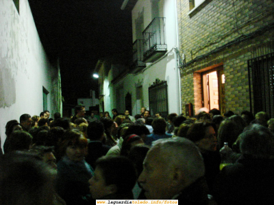 1 de Mayo de 2007. 01:00. Cantando los mayos en la casa del párroco D. Florencio
