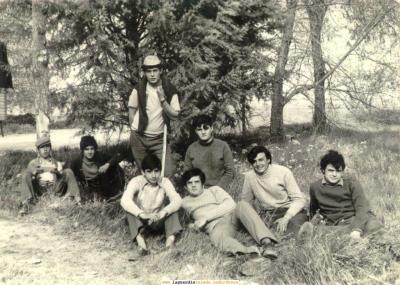 Merienda en el campo. Conocidos de momento: Emilio Orgaz "El Lucero", Vicente Peláez "Potaje", Eusebio Peláez "Potaje",Agustín "El Manchego", Pepe "el de la Plaza".
Si álguien conoce alguno más que ponga sus nombres.
