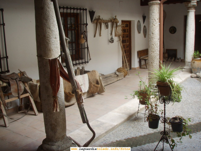 Detalle del Museo Etnológico de la Casa de los Jaenes
[url=http://www.laguardiatoledo.info/guardiapedia/Categor%C3%ADa:Edificios_Emblem%C3%A1ticos][color=navy][i][b]Se inaugura una nueva sección de edificios emblemáticos en la Guardiapedia[/b][/i][/color][/url].[/b] para que los guardiolos colaboren en su redacción
[url=http://laguardiatoledo.info/tupidiario/2007/05/08/se-inaugura-una-nueva-seccion-en-la-guardiapedia-relativa-a-edificios-emblematicos-de-la-guardia/][color=navy][i][b]Se inaugura una nueva sección de edificios emblemáticos en el Tupidiario[/b][/i][/color][/url].[/b] para que los guardiolos colaboren en su redacción
[url=http://laguardiatoledo.info/guardiapedia][color=navy][i][b]La guardiapedia cambia la página de inicio para visualizar en ésta todos los artículos publicados[/b][/i][/color][/url].[/b]

