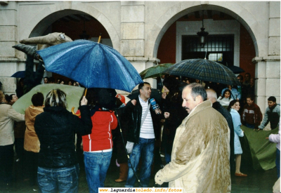 9 de Abril de 2007. Manteo y quema de judas y peleles en La Plaza
El animador social, Tomás Tacero Muñoz, habla para Castilla la Mancha Televisión.
Como puede verse, no acompañaron las condiciones climatológicas

