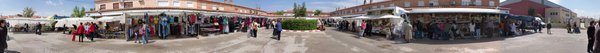 Foto panorámica de 360º del mercadillo del Martes en la Plaza de España. 19-04-2011
