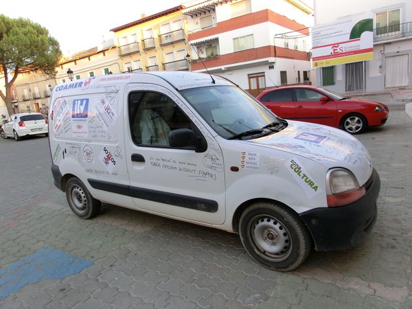 Detalles del coche guardiolo que participa en el Rally solidario Mongol Rally en el formato de visualización interactivo con controles
Hacer zoom al coche para ver el canto de la puerta, porque veréis que hasta el Santo Niño está presente en este coche que nos va a representar en este Rally Solidario que va de Praga a Mongolia a partir del 25 de Julio
LOS GUARDIOLOS EN SINGULAR: Otros
