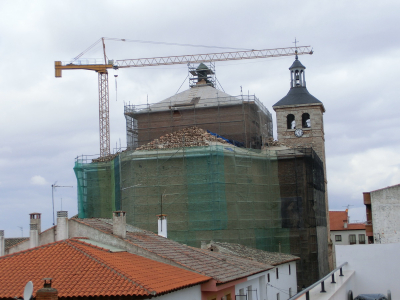 Vista de las obras de la Iglesia desde una terraza de la calle Mayor. 23-3-2013
