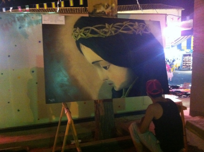 Pintando al Santo Niño en el pretil de la Iglesia el día 25 por la noche
Palabras clave: fiestas 2011 santo niño