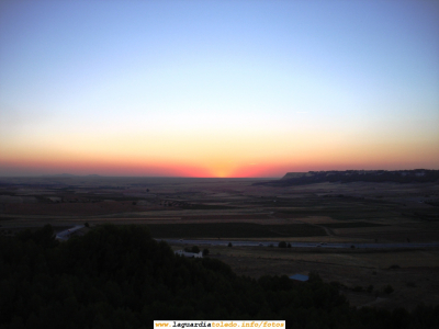 7 de Septiembre de 2007. Puesta del sol desde la explanada del Santo Niño (foto hecha sin zoom)
