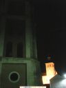 deposito e iglesia vista nocturna.JPG