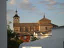 iglesia_detras_carretera_vieja_1.jpg