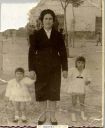 lgt_1960_milagros_santiago_e_hijas.jpg