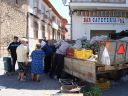 lgt_2006_paco_cayetano_vendiendo_sandias_en_la_plaza_1.jpg