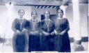 Nombre del archivo=lgt_rosaleda_4_mujeres_en_un_patio_guardiolo.jpg
Tamaño del archivo=237KiB
Dimensiones=1300x784
Fecha añadida=F d, Y lgt_rosaleda_4_mujeres_en_un_patio_guardiolo.jpg