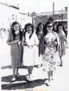 lgt_rosaleda_procesion_con_mantillas_por_la_plaza_1.jpg