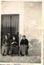 lgt_rosaleda_tomando_el_fresco_en_la_calle_1.jpg