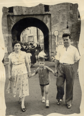 Guardiolos en el estranjero  ( Francia )
La Familia de Valeriano paseando por Perpignan
