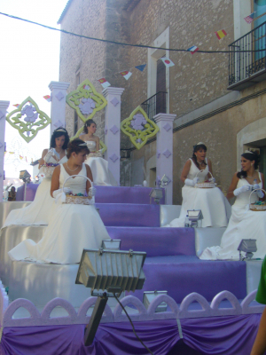 Carroza 2007
Reina y damas en la carroza, antes de salir
