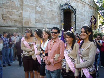 Reina, damas y mantenedor el dia 27
