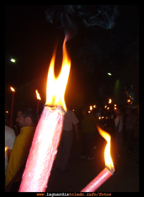 Hachones
Camino de antorchas hacia la pólvora el dia 24.

Palabras clave: hachon polvora dia 24