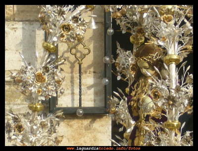 "Eres Sol y aristocracia de la Fe y la religión"
Salida del Santo Niño hacia la plaza el dia 25.
