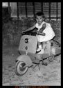 mama pequeña en moto (tupi2).jpg
