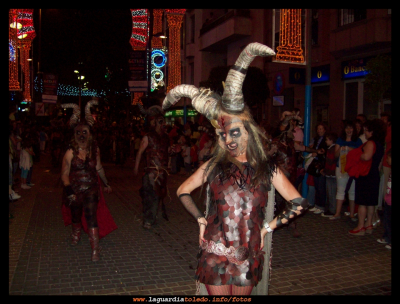 Asociación Juvenil El Trajín en las fiestas de Getafe 2010
Desfile de carrozas de Getafe, 29-5-2010, con la actuación de los del Trajín
ASOCIACIONES RECREATIVAS: El Trajin
Palabras clave: carrozas getafe el trajin