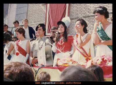 Fiestas 1976
Palabras clave: Majorettes
