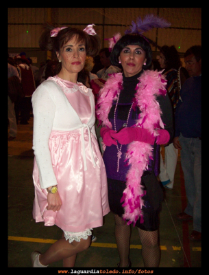 Carnavales 2009
28 de Febrero de 2009. Fiesta de carnaval en el pabellón de deportes. Aquí nuestras concejalas dando ejemplo y organizando el evento.
Palabras clave: carnaval