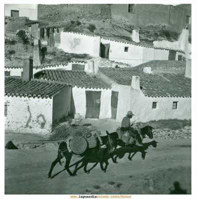 Las cuevas de la cuesta de Los Pilares
Foto de Francesc Catalá Roca (Archivo histórico de Barcelona)
Palabras clave: cuevas francesc catala roca
