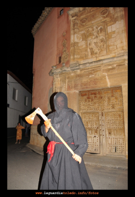 La Casa del Terror, 18 y 19 de julio de 2008
Noche terrorífica en la casa de los Jaenes, representada por los chicos y chicas de la Asociación Juvenil El Trajín. Aquí vemos a Isidoro, como el verdugo.
Palabras clave: La casa del Terror