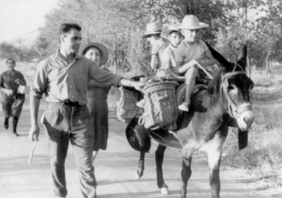 De vuelta de la romería de San Isidro, por camino Pera
