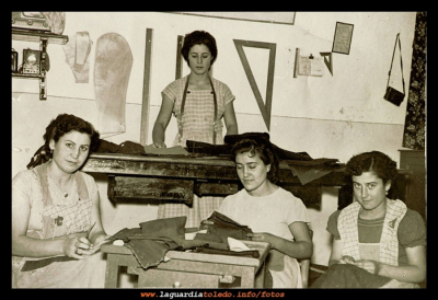 Taller de costura
1956. Rosario, Isabel, Dominga y Josefa
Palabras clave: corte confeccion mujer