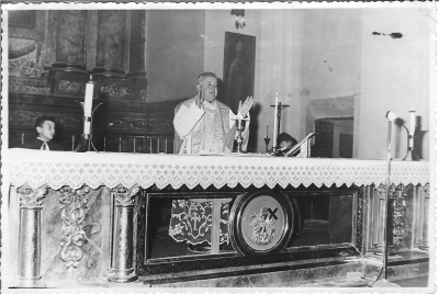 D. Francisco
Aqui tenemos a D. Francisco celebrando misa en el año 1966
