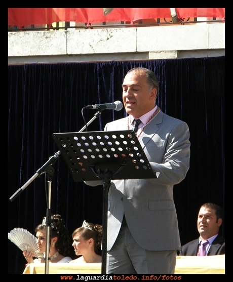 Discurso del Mantenedor 2009
Tomas Tacero Muñoz ( Mantenedor 2009 )tras  presentar en repetidas veces a fiestas de la localidad este año se ve como mantenedor y agradece a la familia de la Reina 2009 como a la Asociación Juvenil  "El Trajin" el poder ser partícipe de las fiestas de otra manera. 

Palabras clave: Discurso del Mantenedor 2009