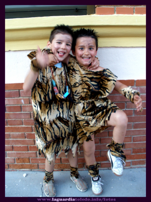 Alvaro y Curro fin de curso 2010
Es dificil explicarlo pero con el paso del tiempo se añoran fotos con los compañeros de colegio y juegos los cuales no se sabe si el siguiente año volveran a estar en tu clase,colegio... y años más adelante tomando rumbos distintos en la vida. Estos dos han dejado constancia de ello.
Palabras clave: Alvaro y Curro fin de curso 2010
